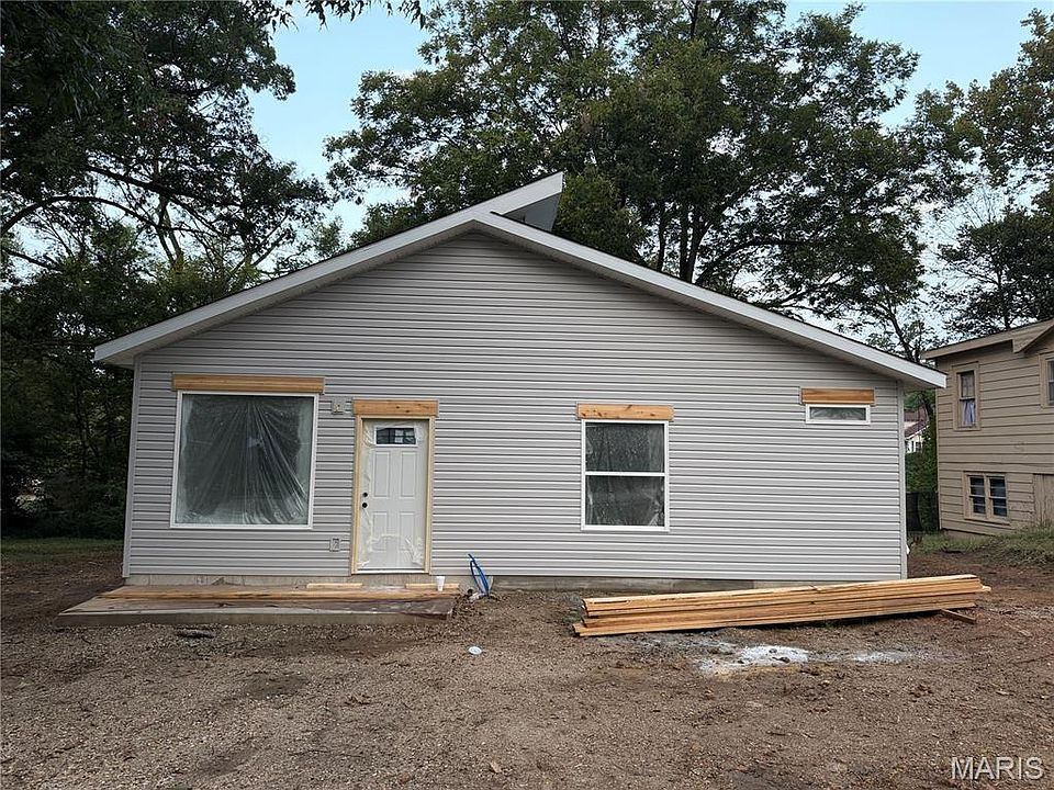 1st image of 725 N 10th St