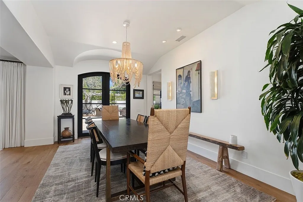4 bed, 3.5 bath, 3790 sqft, $45,000 — Photo 3