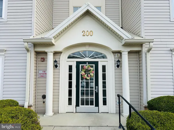 200 Claret Ct APT 103, Warrington, PA 18976