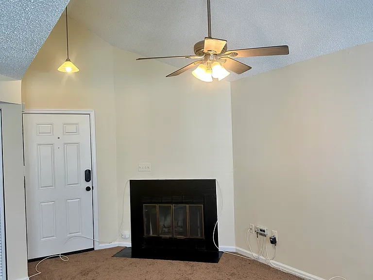 14046 Vista Dr — Photo 2