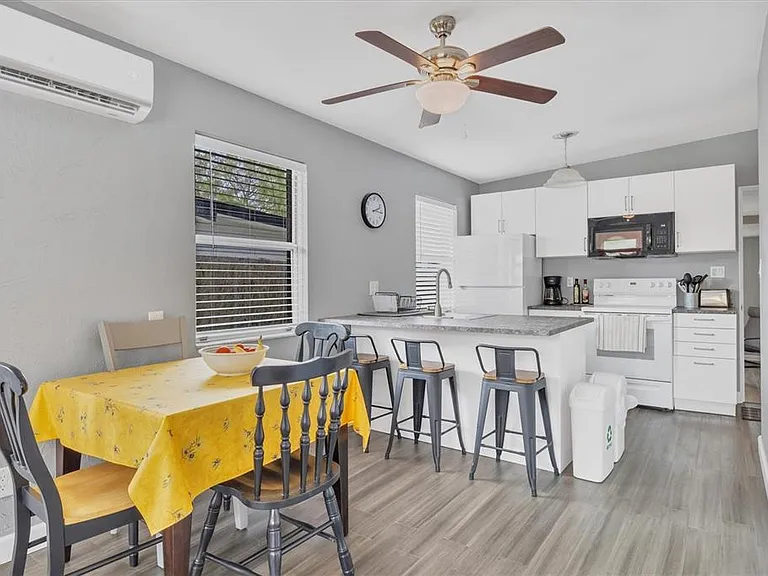 2305 Novus St — Photo 16
