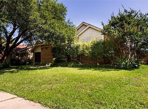 3rd image of 704 Fieldwood Dr