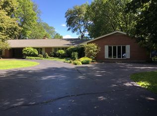 41 Crabapple Ln, Barrington, IL 60010