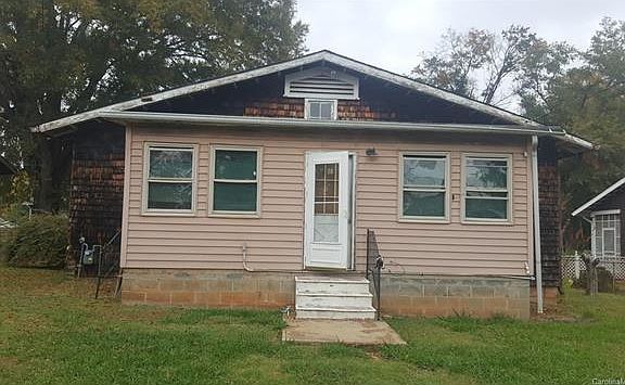 5th image of 83 Dellinger Ave