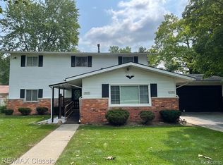 8559 Belleville Rd, Belleville, MI 48111