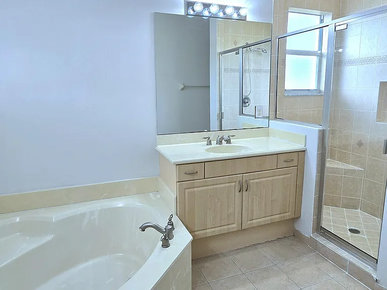 4305 Coventry Pointe Way — Photo 14
