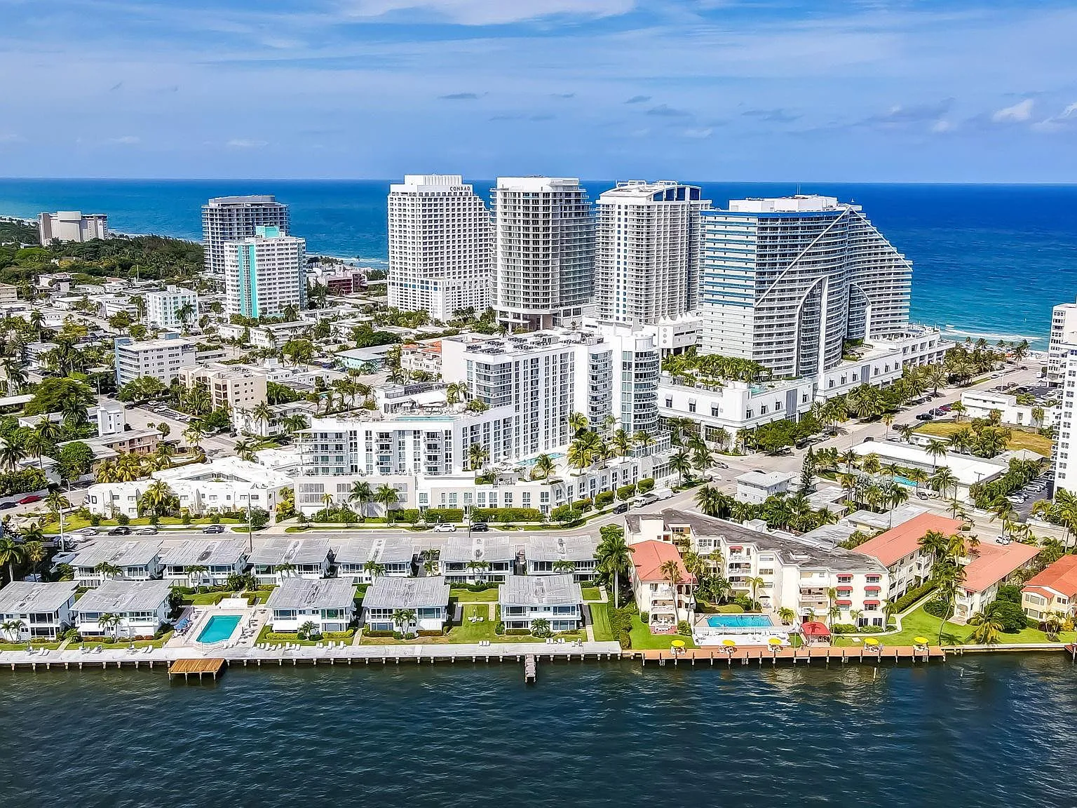 1 bed, 1.0 bath, 858 sqft, $4,500 — Photo 1
