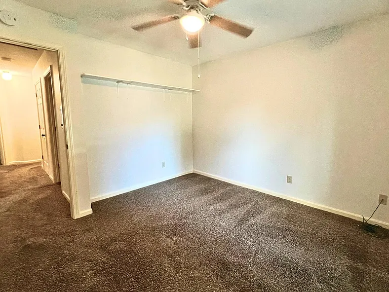 2509 Hollyhock Dr — Photo 32