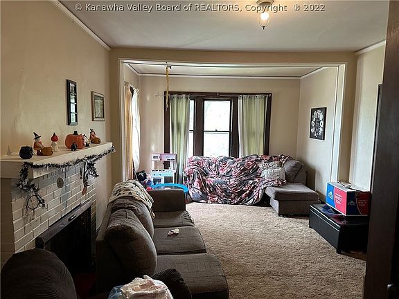 4th image of 8 North Dr