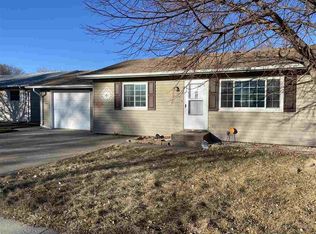 1911 E East St, North Platte, NE 69101