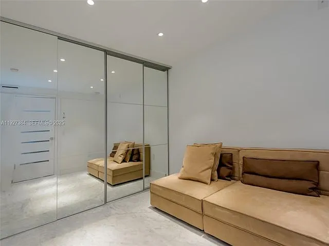 6423 Collins Ave — Photo 4