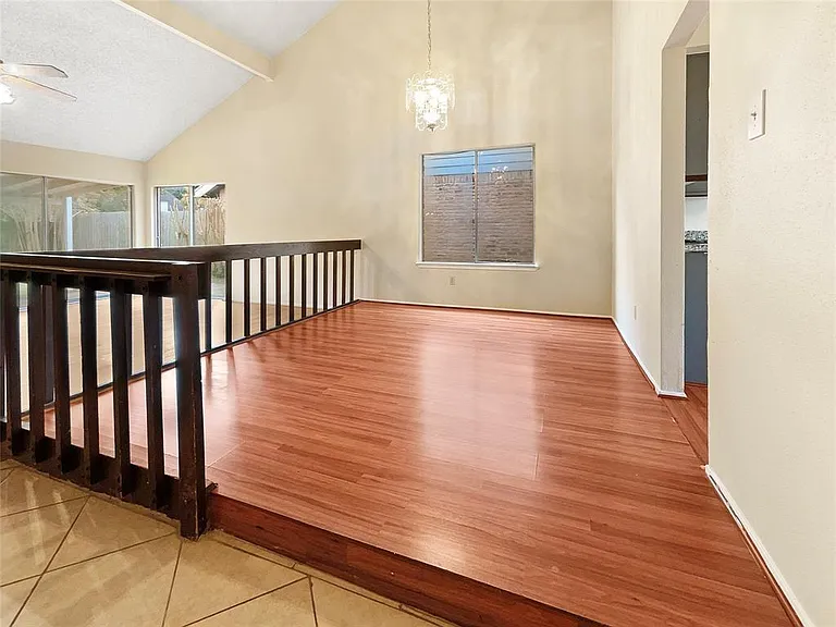 10619 Chapel Hill Dr — Photo 7
