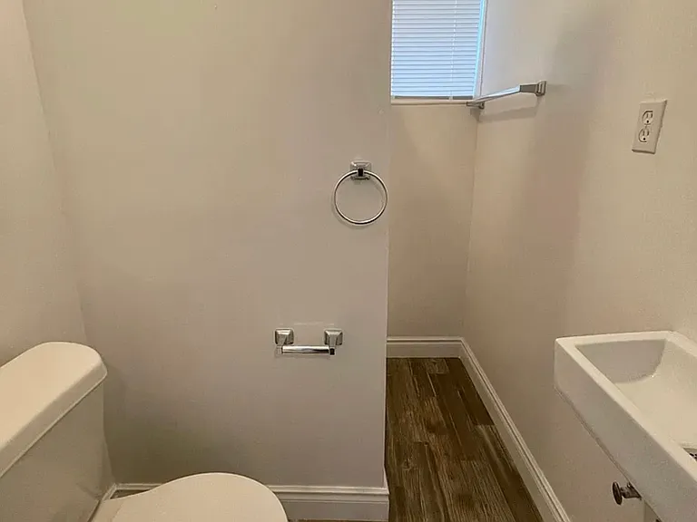 210 S Magnolia Ave #4 — Photo 8