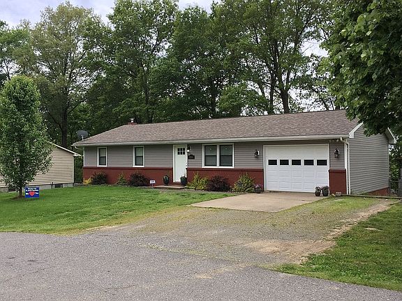 5th image of 215 Greenbrier Dr