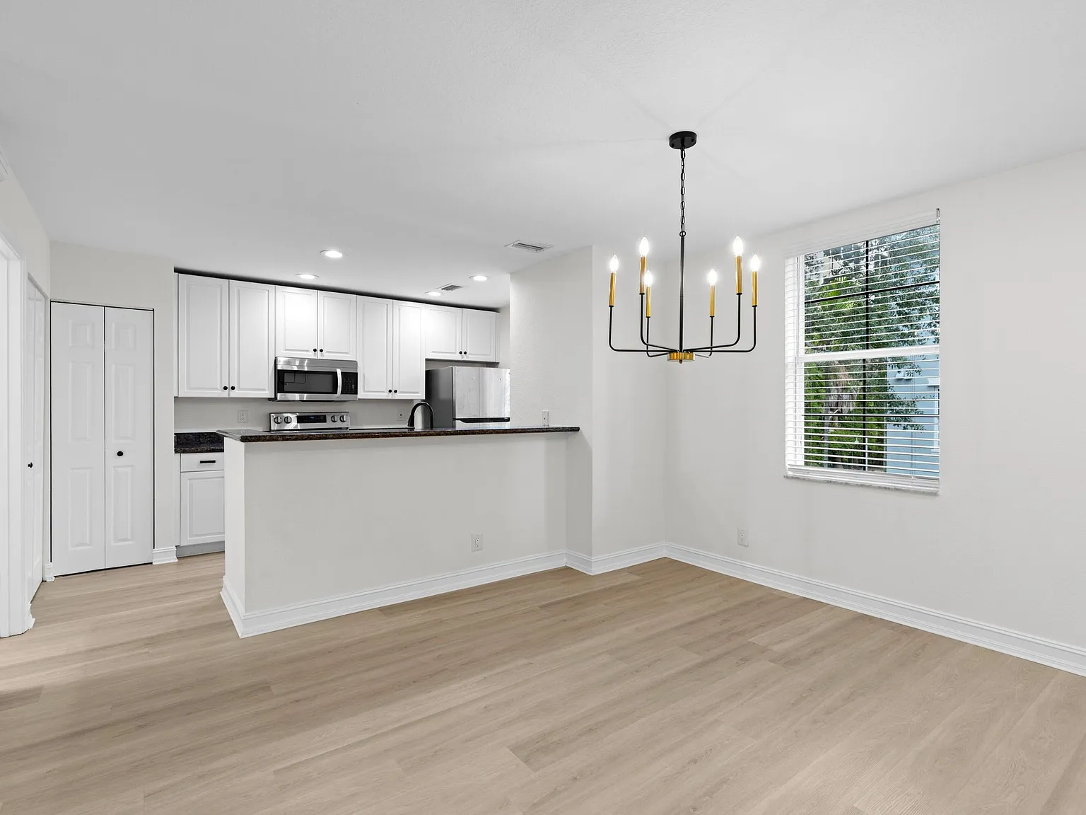 2 bed, 2.5 bath, 1522 sqft, $4,200 — Photo 1