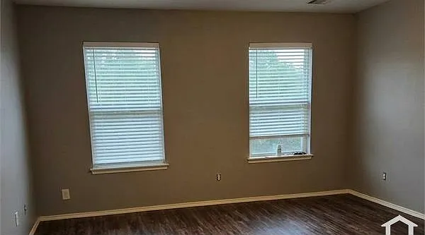 5 bed, 2946 sqft, $3,200 — Photo 1