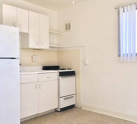 3rd image of 715-719 San Fernando Pl