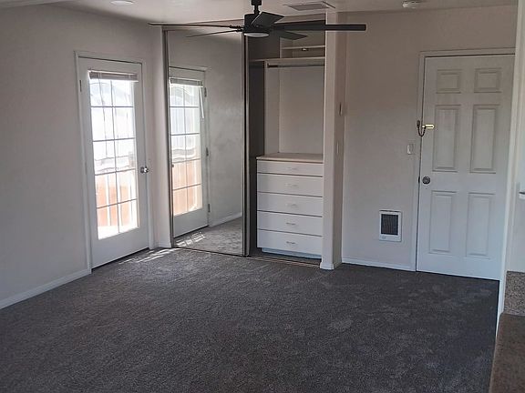 4th image of 4371 Post Rd