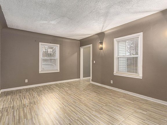 4th image of 20802 Midway Ave
