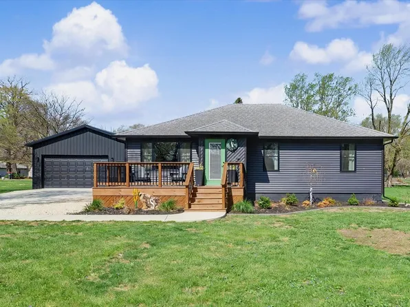 110 N Elm St, Loda, IL 60948