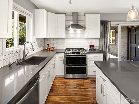 4th image of 15315 NE 140th Street