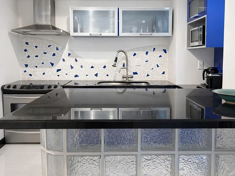 1000 West Ave #216 — Photo 3