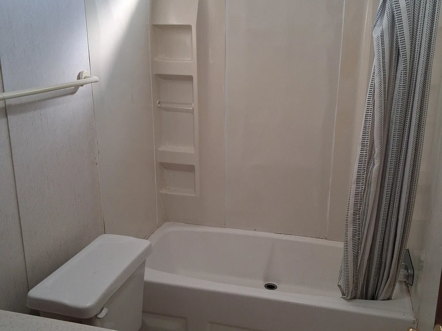 2 bed, $825 — Photo 3