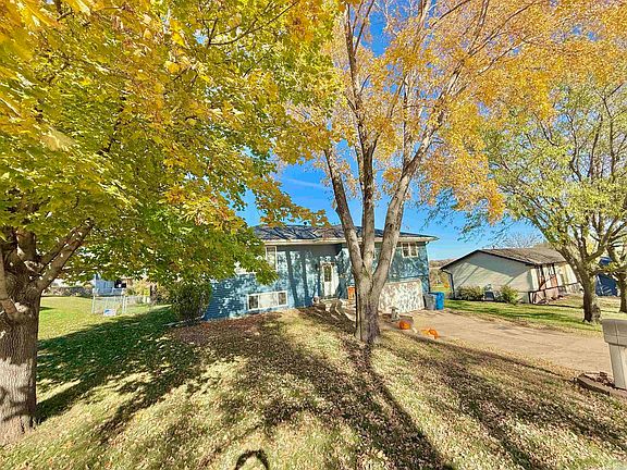 2nd image of 525 Titan Rd