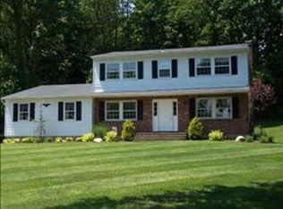 8 Oak Spring Rd, West Nyack, NY 10994