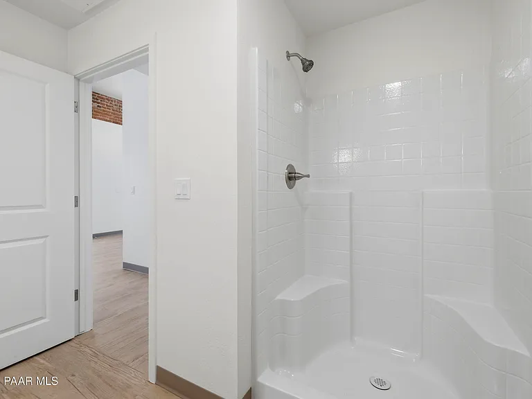533 W Gurley St #1 — Photo 12