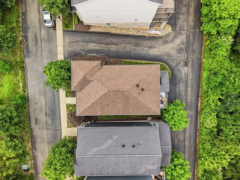 390 Bradley St — Photo 32