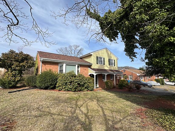 2nd image of 166 Monterey Ave NE