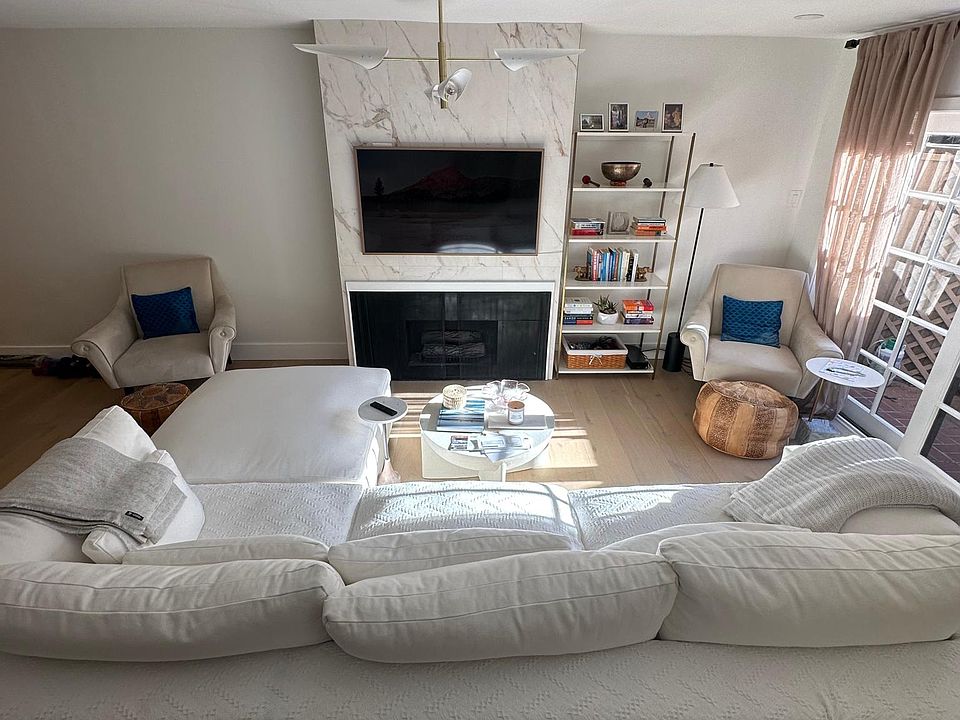 1st image of 853 Larrabee St APT 24