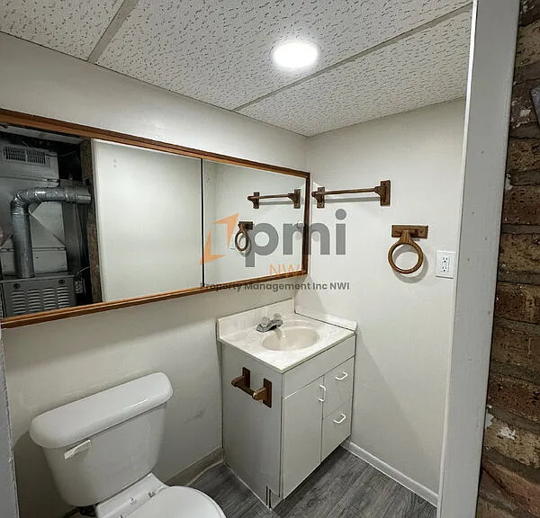 811 Institute St — Photo 18
