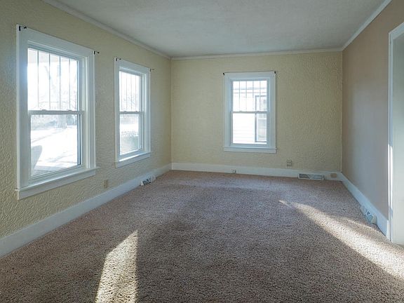 3rd image of 917 Dayton Ave