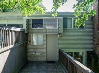 72 Wallis Rd, Brookline, MA 02467