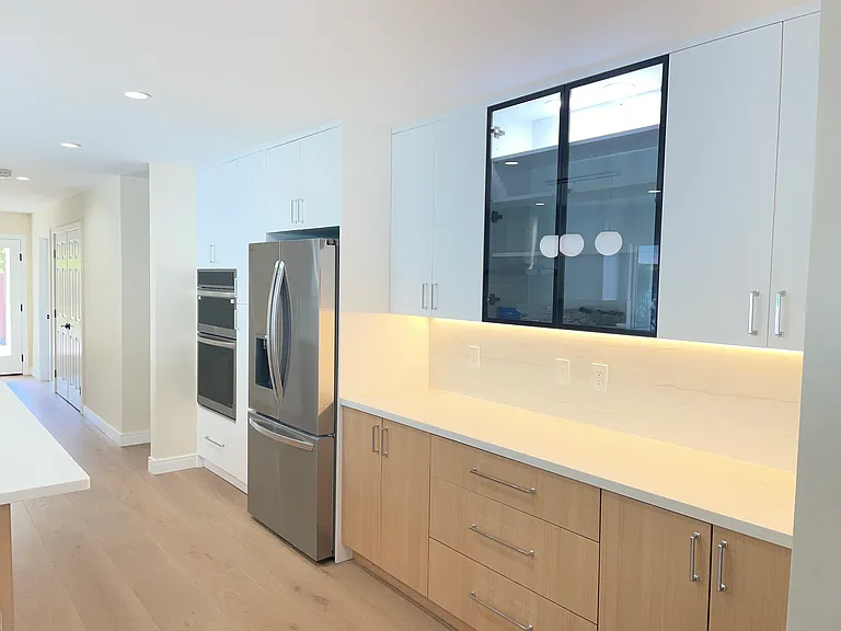 3530 Middlefield Rd — Photo 3