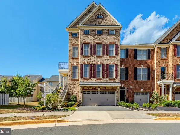 42634 Lancaster Ridge Ter, Chantilly, VA 20152