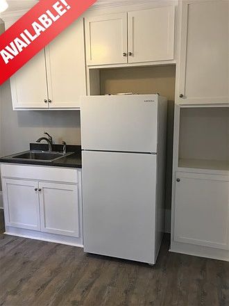1st image of 221 S Oakland St APT 2