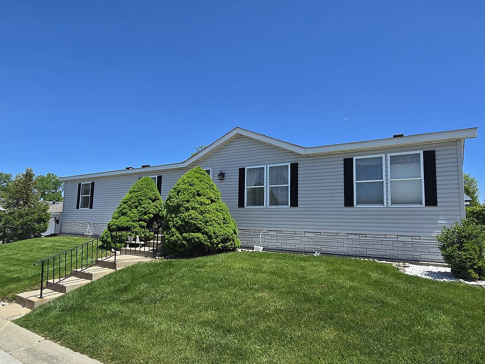 1st image of 22737 Beverly Dr