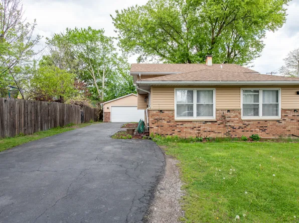 13 Baldwin Ave, Waukegan, IL 60085