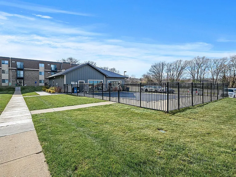 River Ridge Apartments — Photo 111