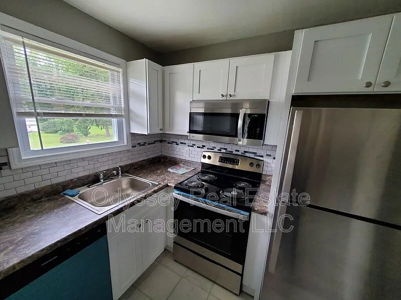1 bed, 1.0 bath, 560 sqft, $1,600 — Photo 1