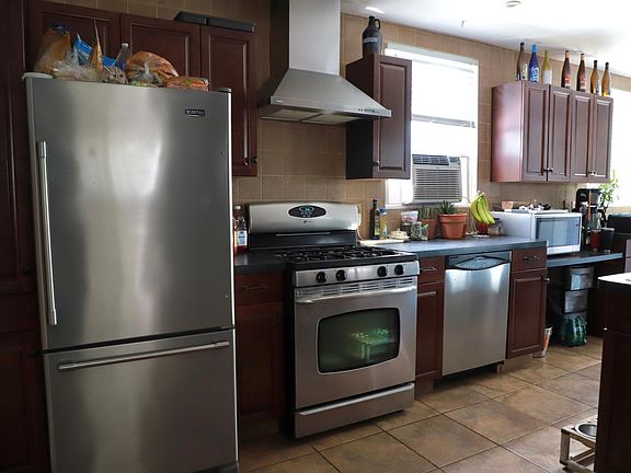 3rd image of 39 Awood Pl #1