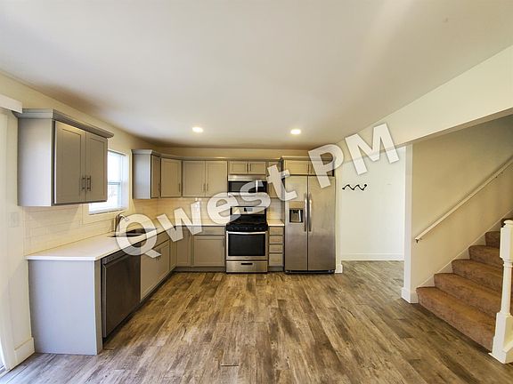 2nd image of 6315 Knapp St NE