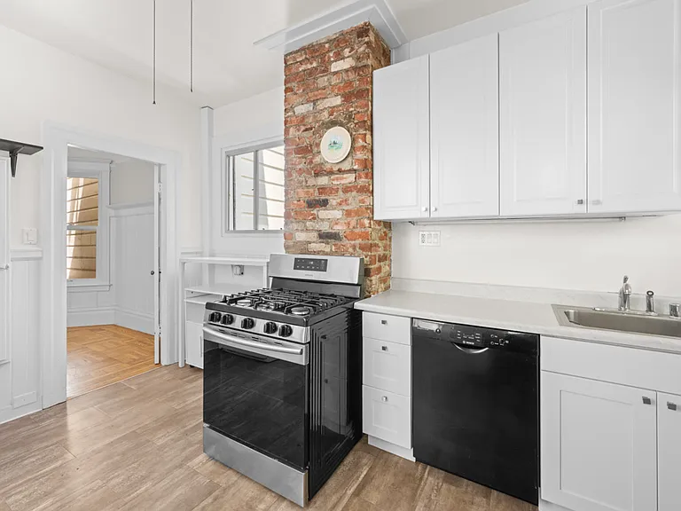 737 Waller St #737 — Photo 11