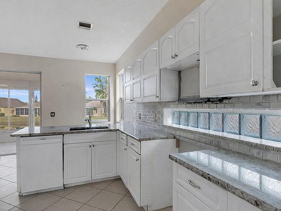4th image of 1008 NW Tuscany Drive