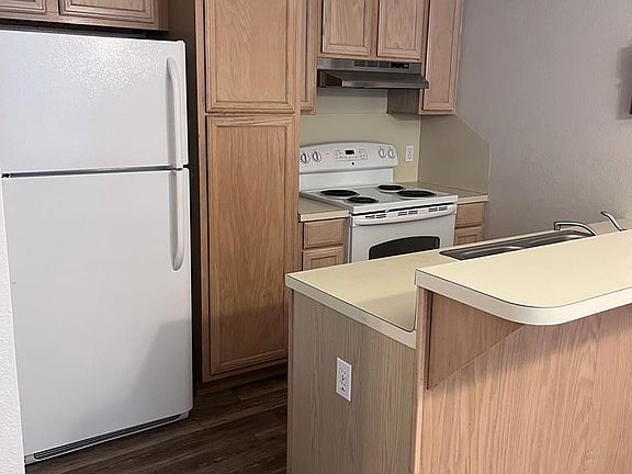 4th image of 3932 Bourbon St #7