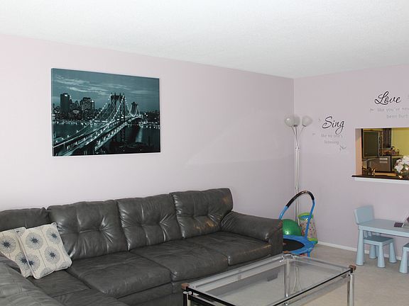 5th image of 1265 N Sterling Ave Unit 203