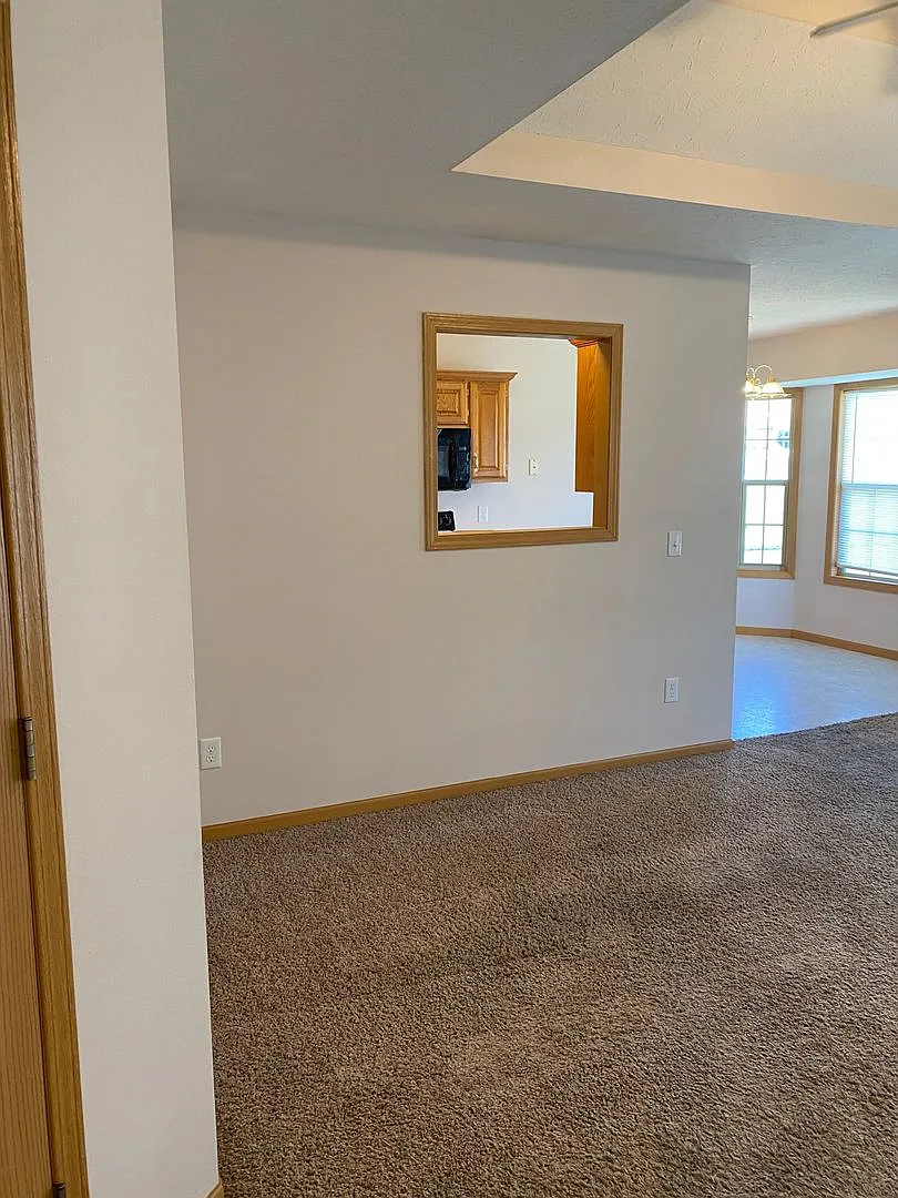 Willard Duplex! 2 Bed, 2 Bath, 2 Car Garage — Photo 4